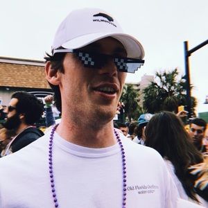 Meet your Posher, Dustin